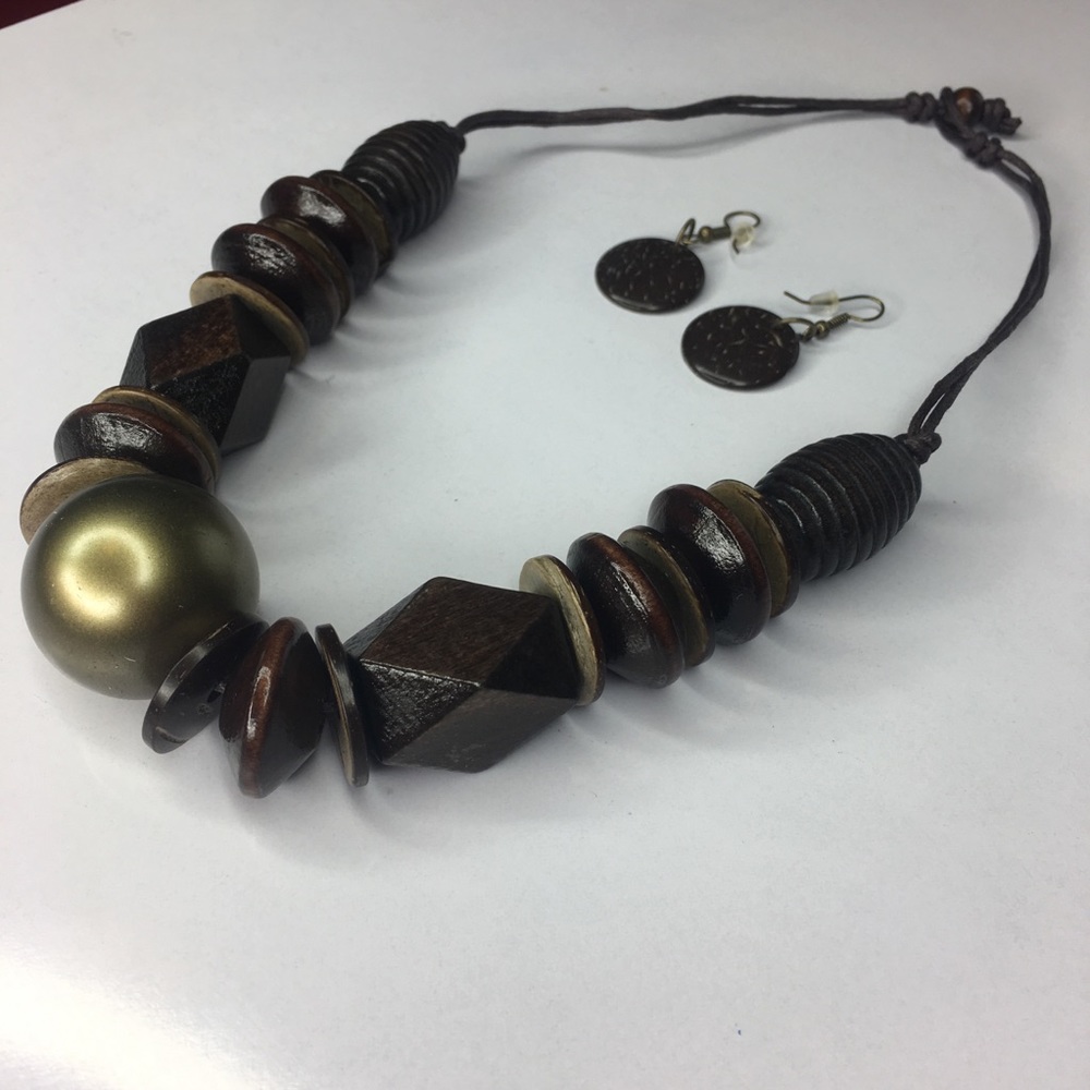 Wooden Necklace Set - Picture 1 of 2